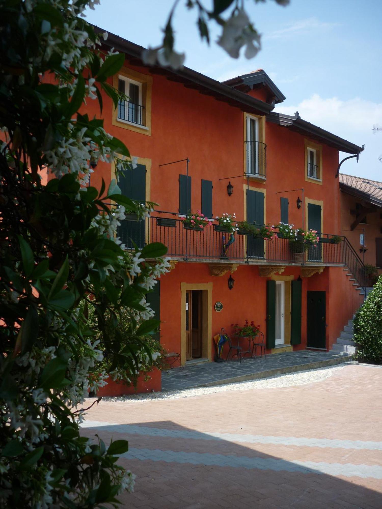 Locanda La Casetta Angera Buitenkant foto