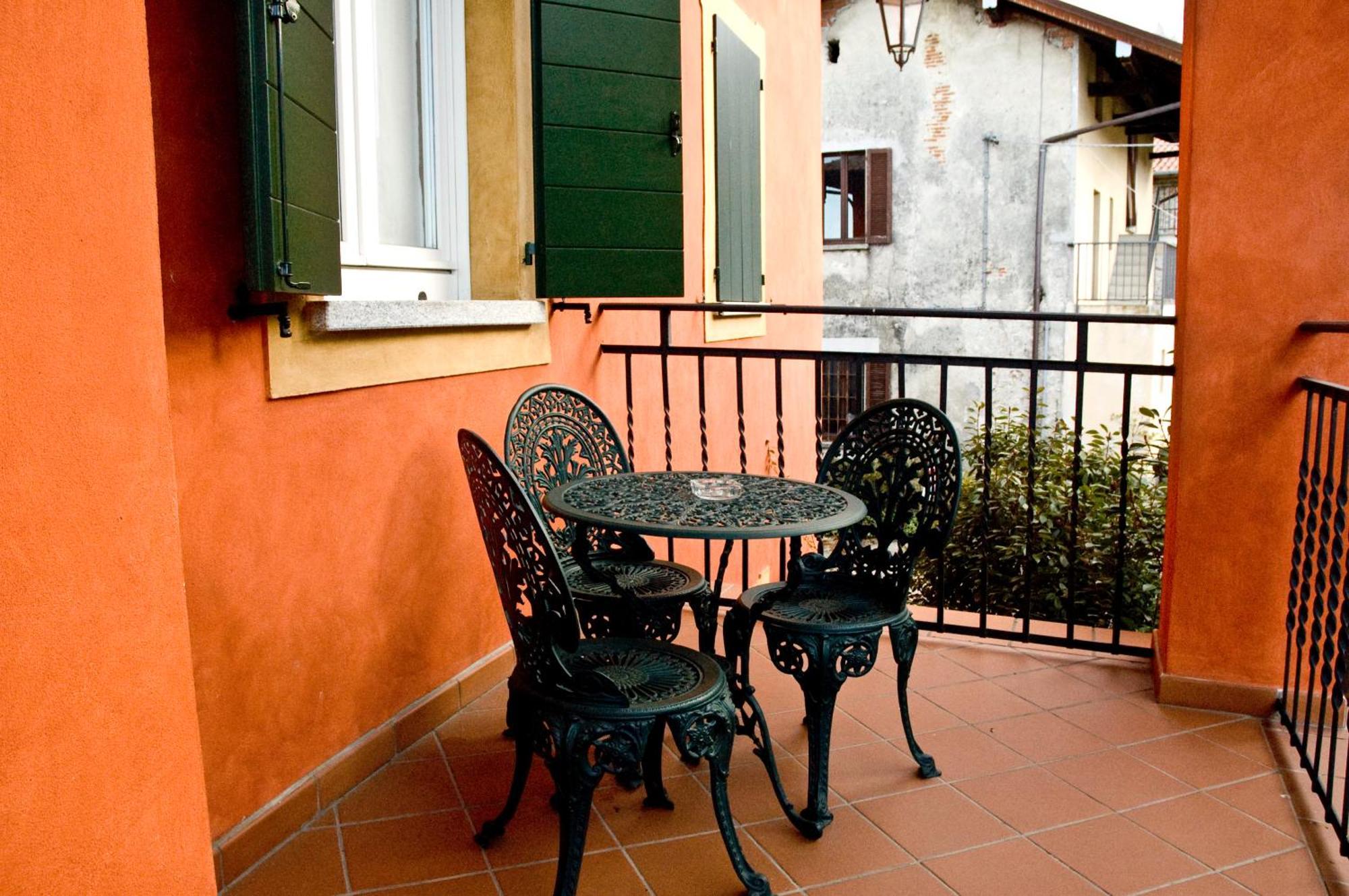 Locanda La Casetta Angera Buitenkant foto