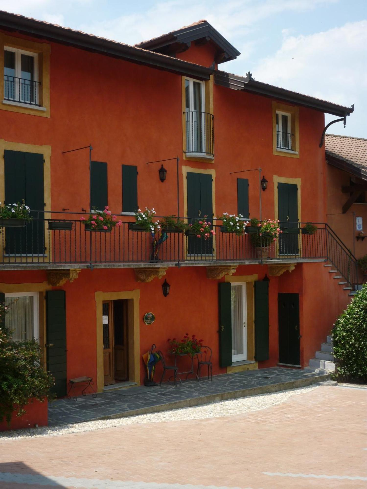 Locanda La Casetta Angera Buitenkant foto
